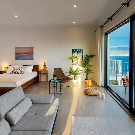 Born In Blue Apartahotel