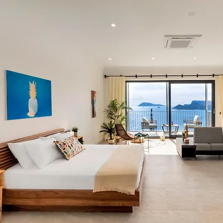 Born In Blue Apartahotel 4*